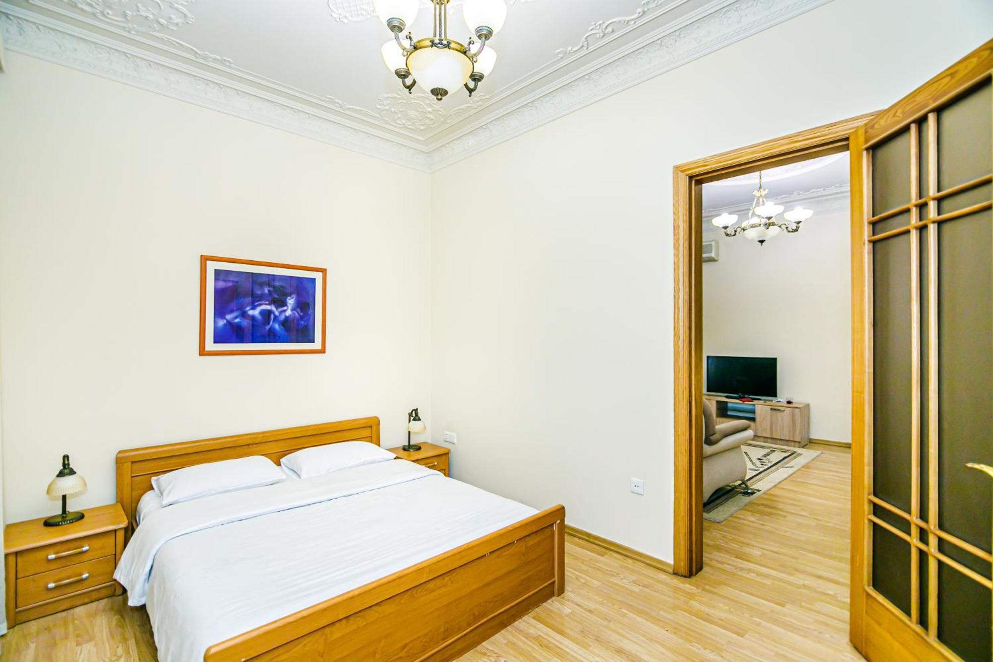 Tranquil Corner One Bedroom Apartment *