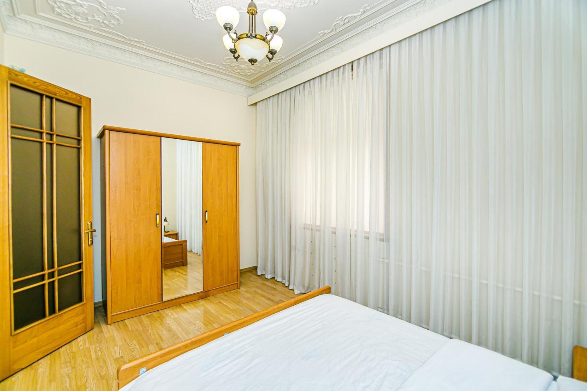 Apartment Tranquil Corner One Bedroom *